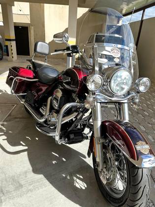 HARLEY-DAVIDSON ROAD KING CLASSIC 